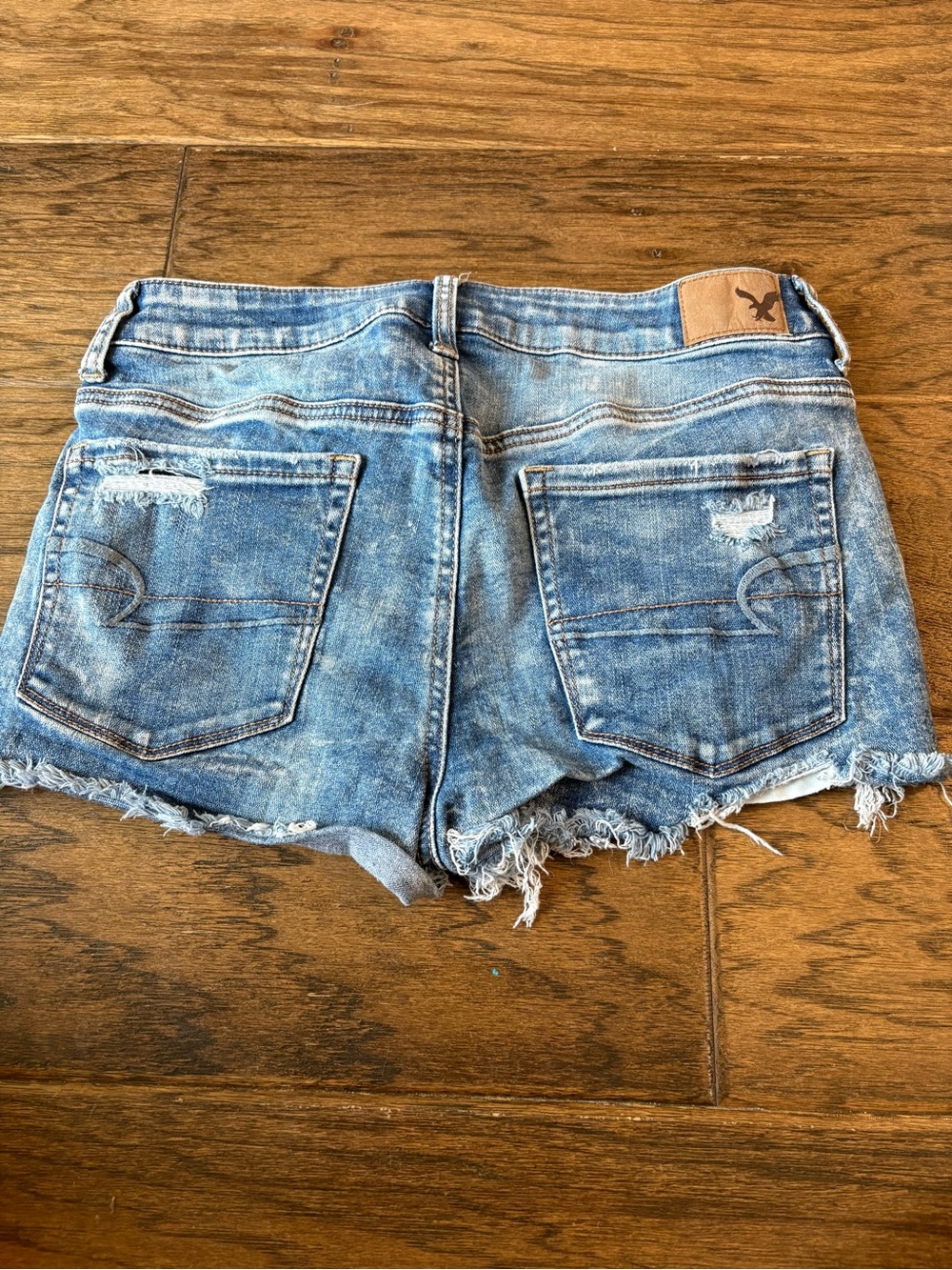 American Eagle Outfitters Blue Distressed Denim Jean Shorts with Zipper Details - Picture 5 of 6